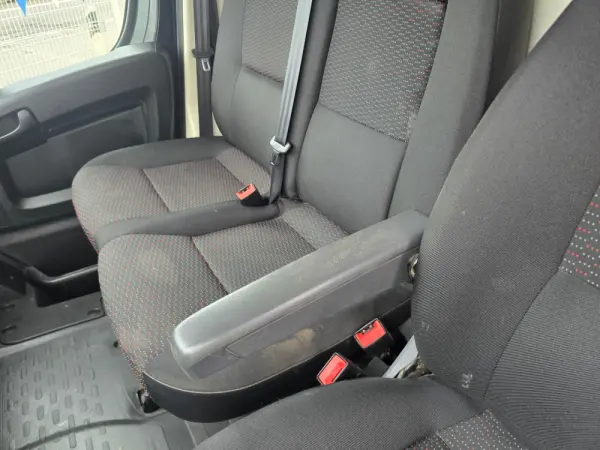 Citroen Jumpy 2.0 BlueHDi M Confort Semi-Vidrado 20
