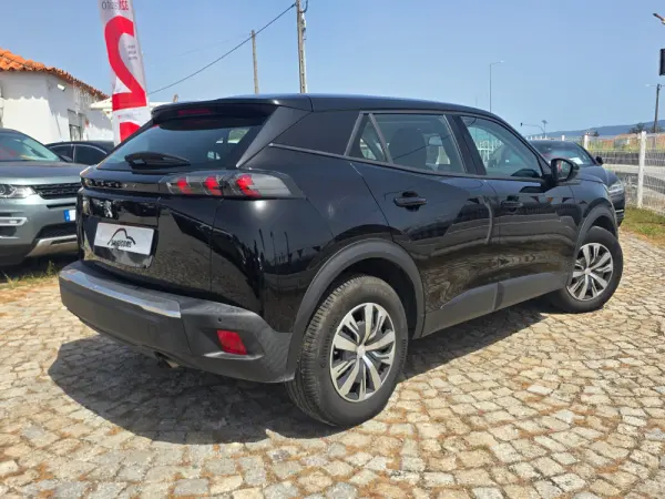 Peugeot 2008 Benzin 100 Allure 4