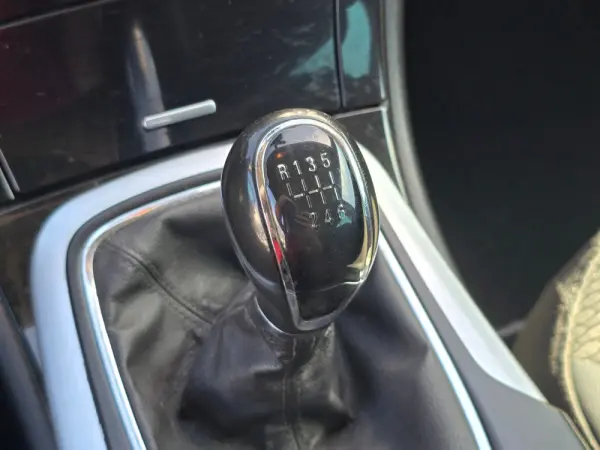 Opel Insignia Sports Tourer Outro 19