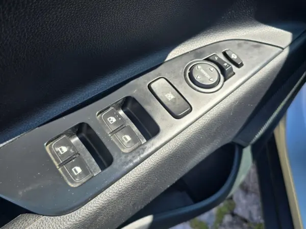 Kia Stonic 1.6 CRDi LX 10