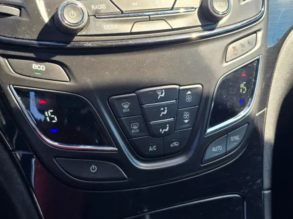 Opel Insignia Sports Tourer Outro 18