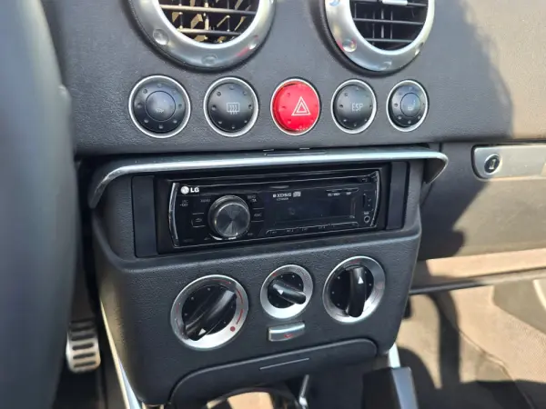 Audi TT Roadster 1.8 T S-line 14