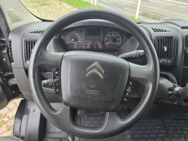 Citroen Jumpy 2.0 BlueHDi M Confort Semi-Vidrado 13