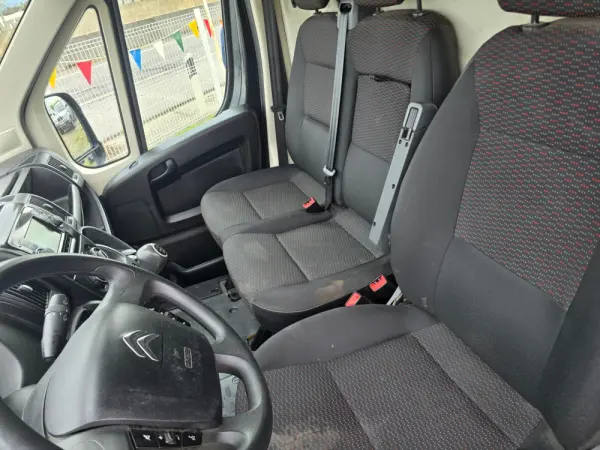 Citroen Jumpy 2.0 BlueHDi M Confort Semi-Vidrado 22