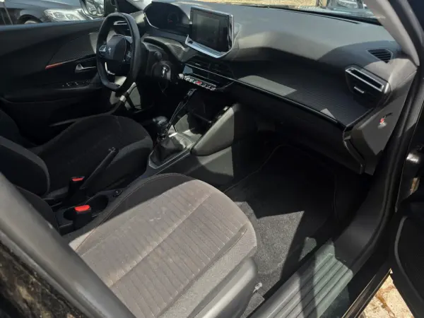 Peugeot 2008 Benzin 100 Allure 19