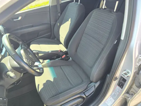 Kia Stonic 1.6 CRDi LX 12