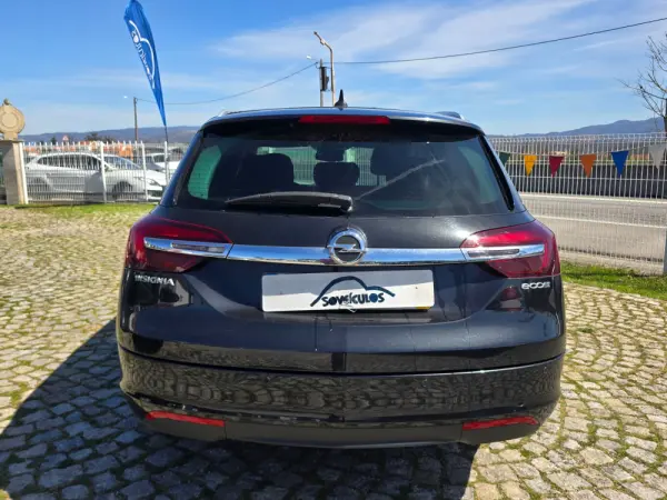 Opel Insignia Sports Tourer Outro 6
