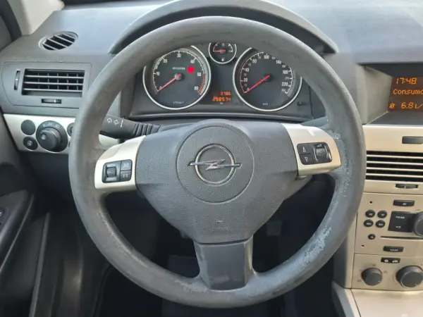 Opel Astra 1.3 CDTI Enjoy EcoFLEX 11