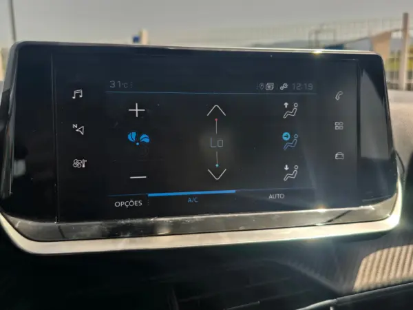 Peugeot 2008 Benzin 100 Allure 13