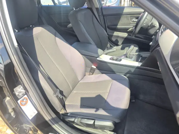 BMW 318 d Auto Line Modern 21