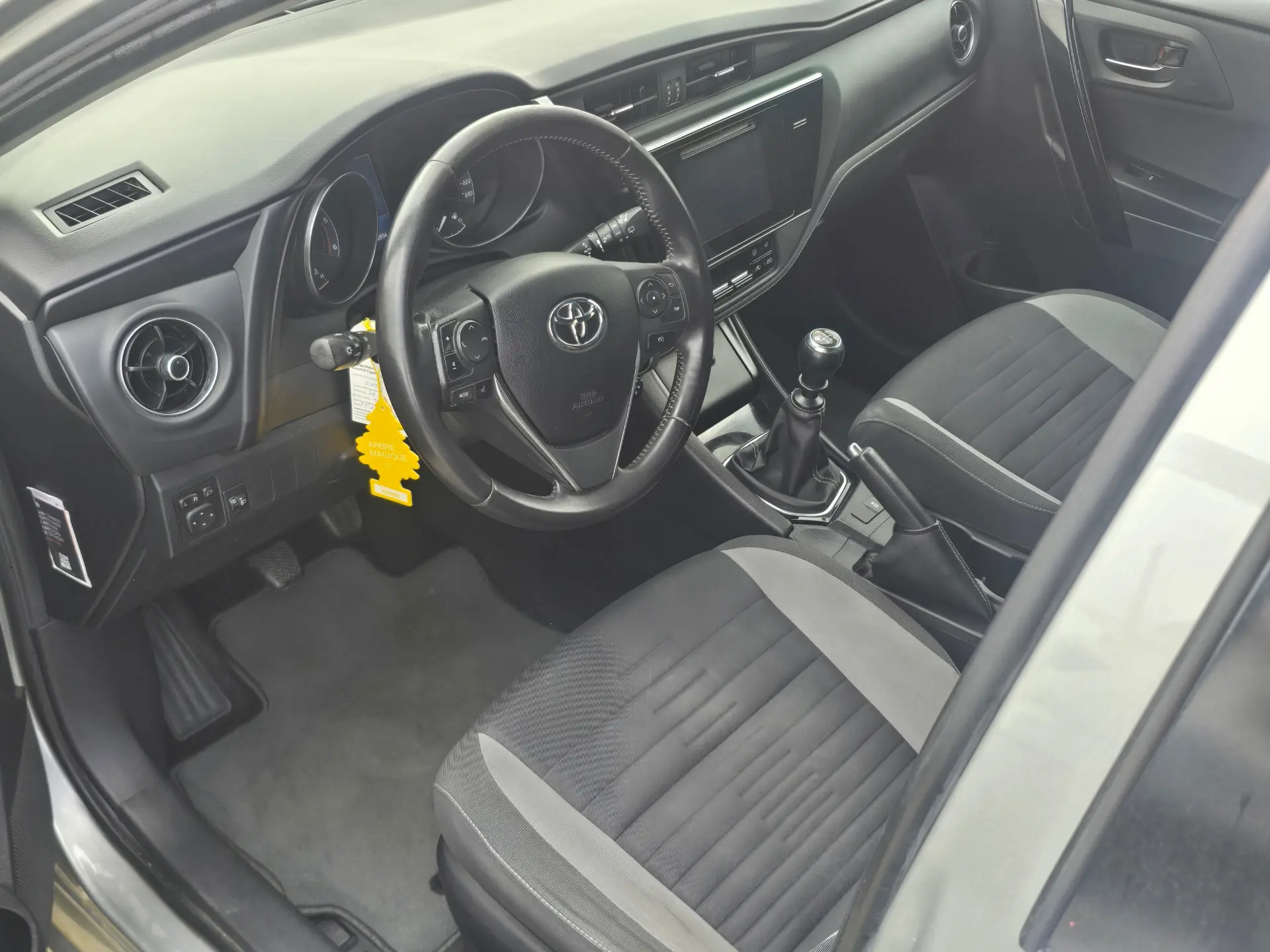 Toyota Auris 1.6 D-4D Comfort 8