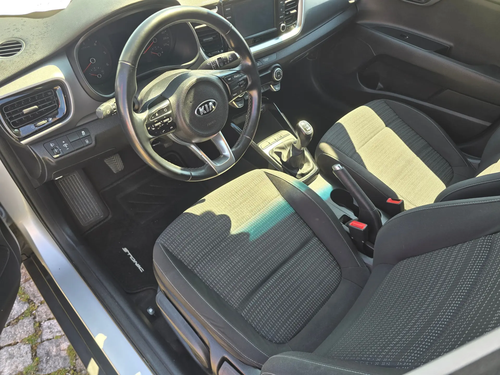 Kia Stonic 1.6 CRDi LX 9