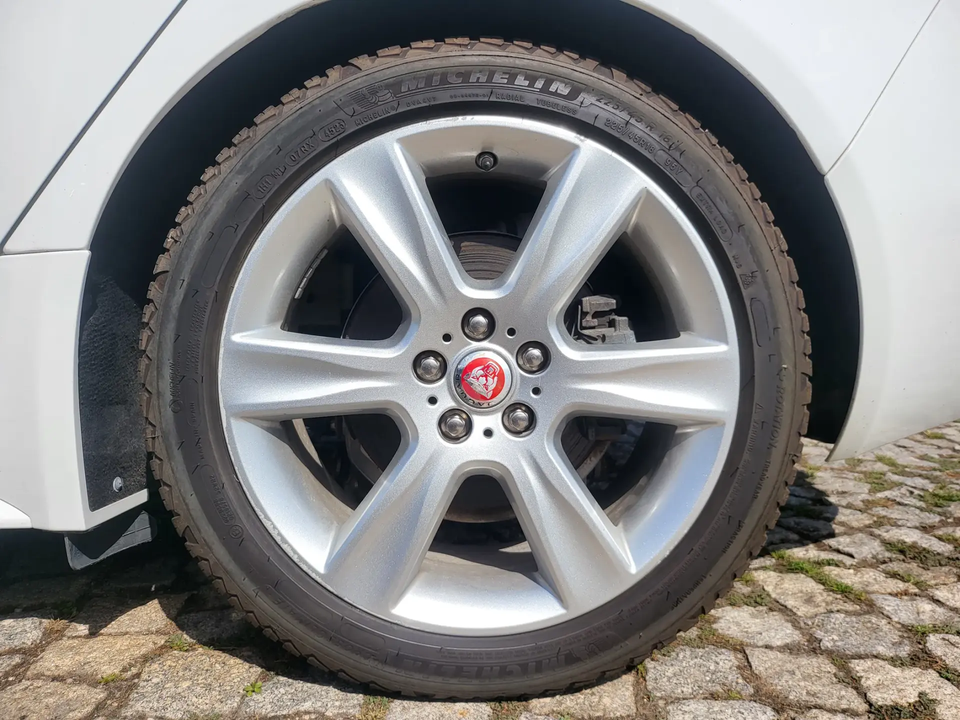 Jaguar XE 2.0 D R-Sport AWD Aut. 7