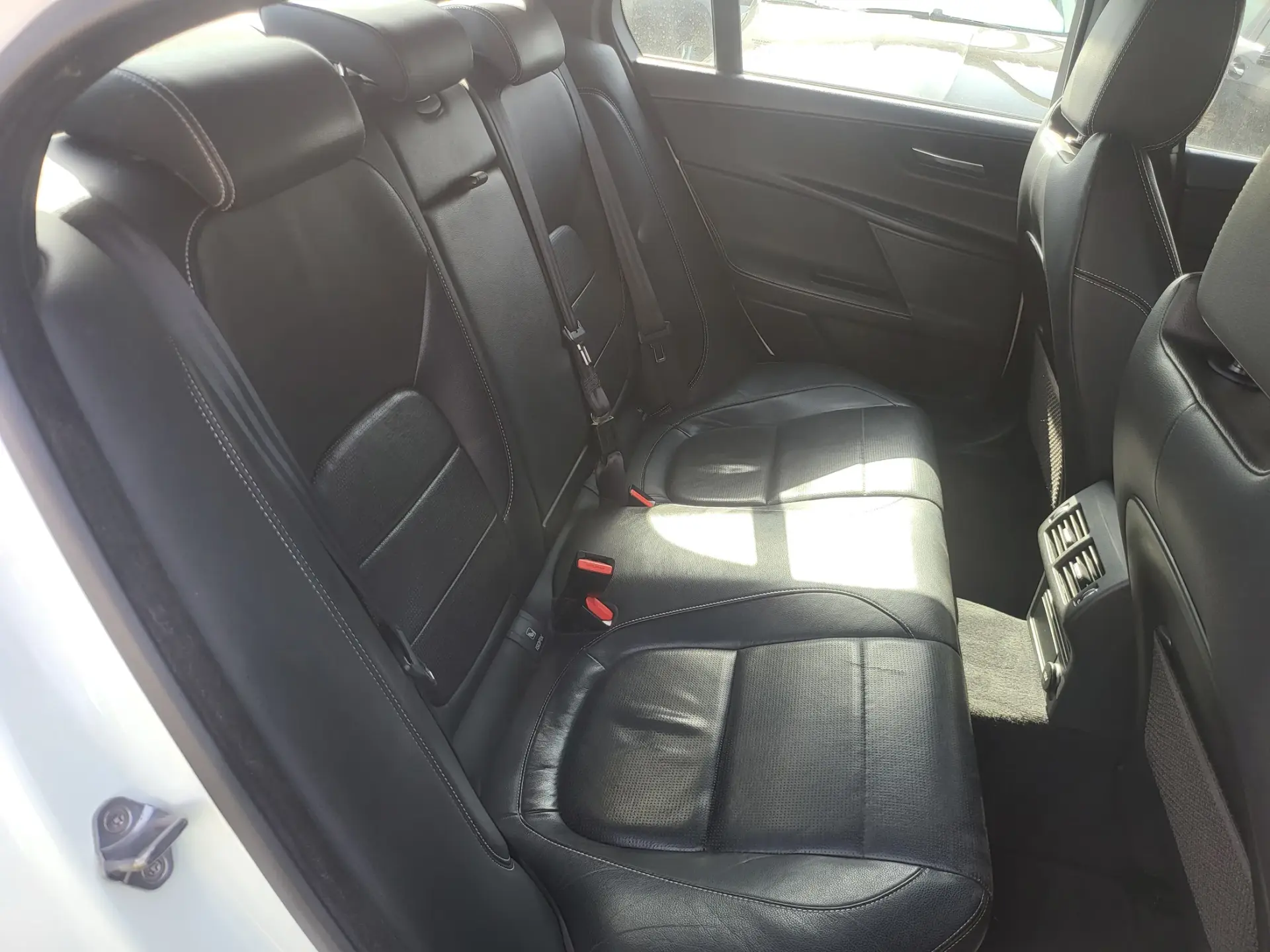 Jaguar XE 2.0 D R-Sport AWD Aut. 19