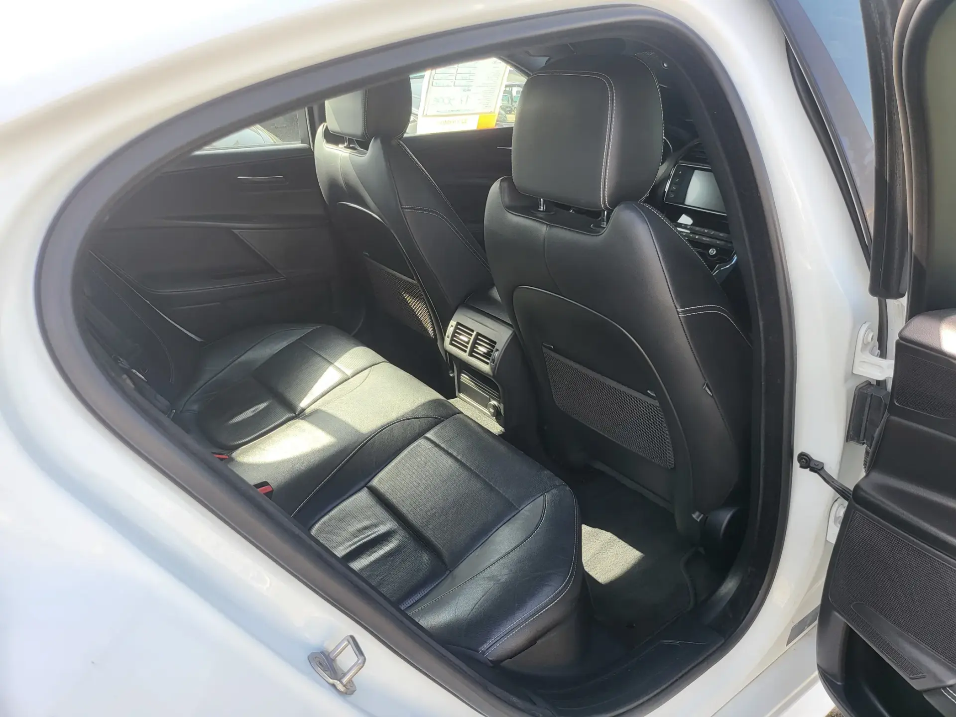 Jaguar XE 2.0 D R-Sport AWD Aut. 22