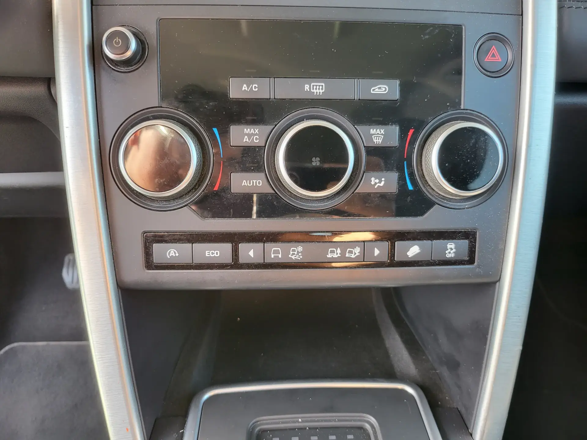 Land Rover Discovery Sport 2.0 TD4 HSE Luxury 7L Auto 14