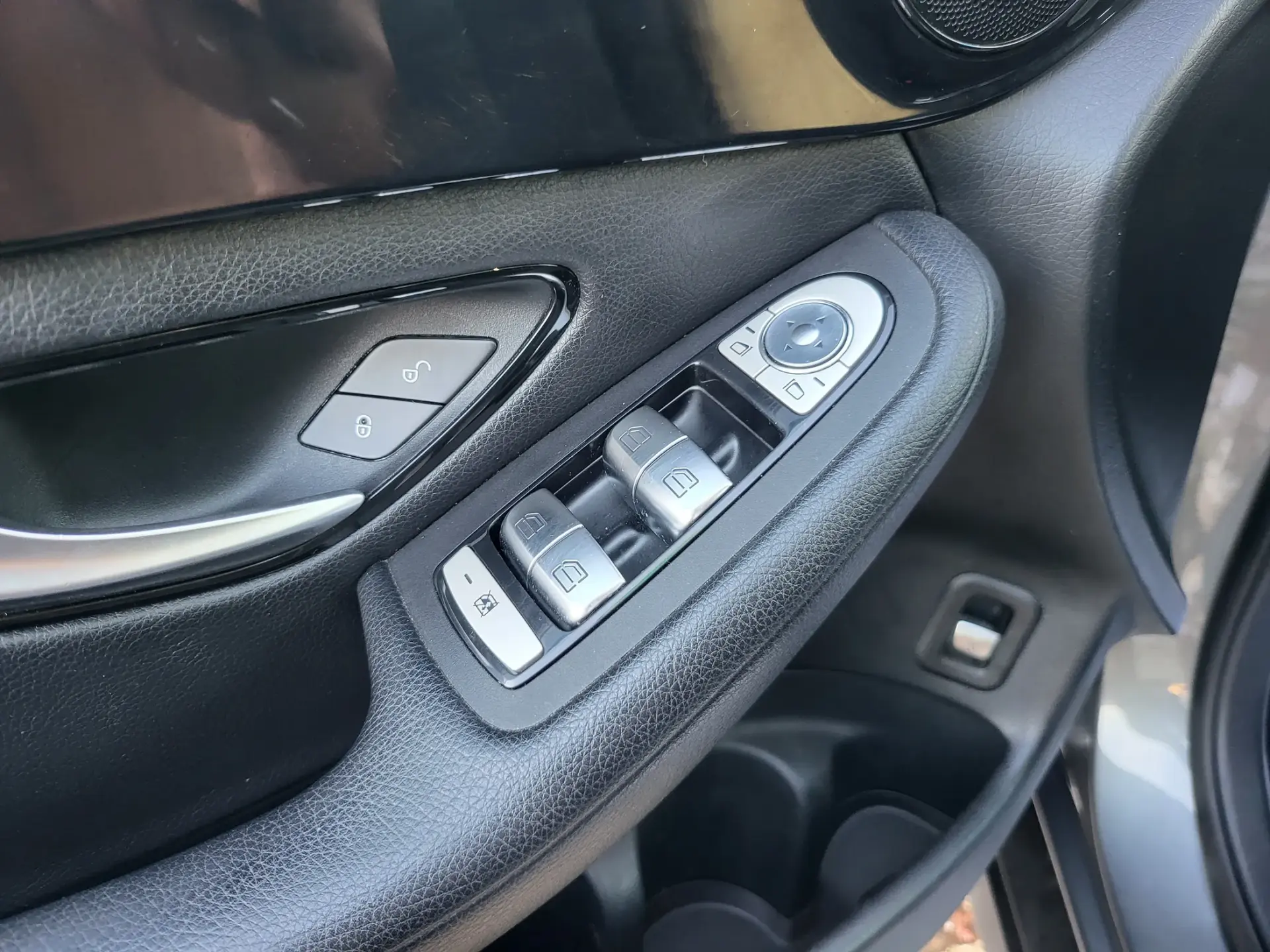 Mercedes-Benz GLC 350 e 4-Matic 16