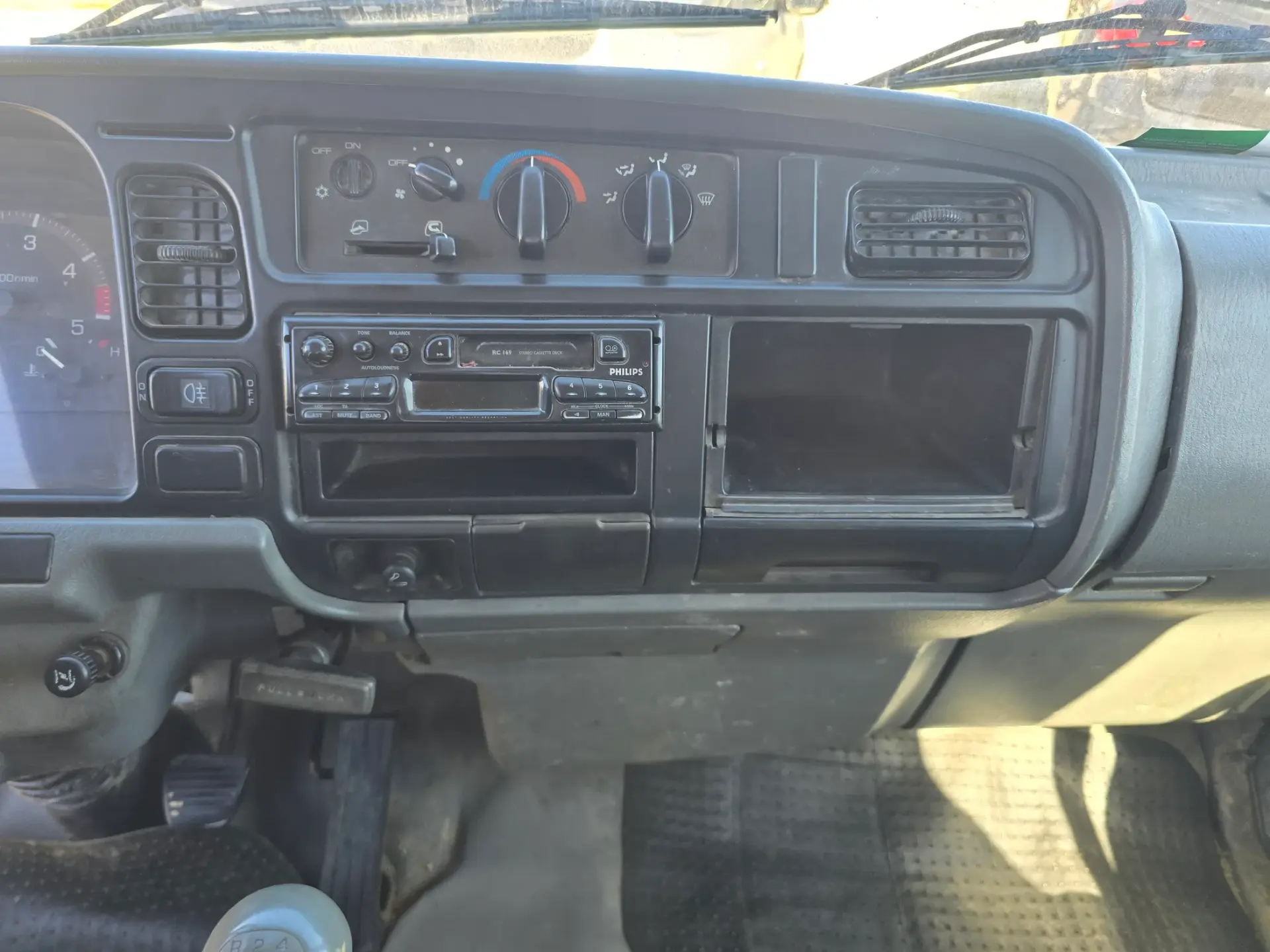 Mitsubishi Canter 2.8 D FE531EWSLEA5 CD 11