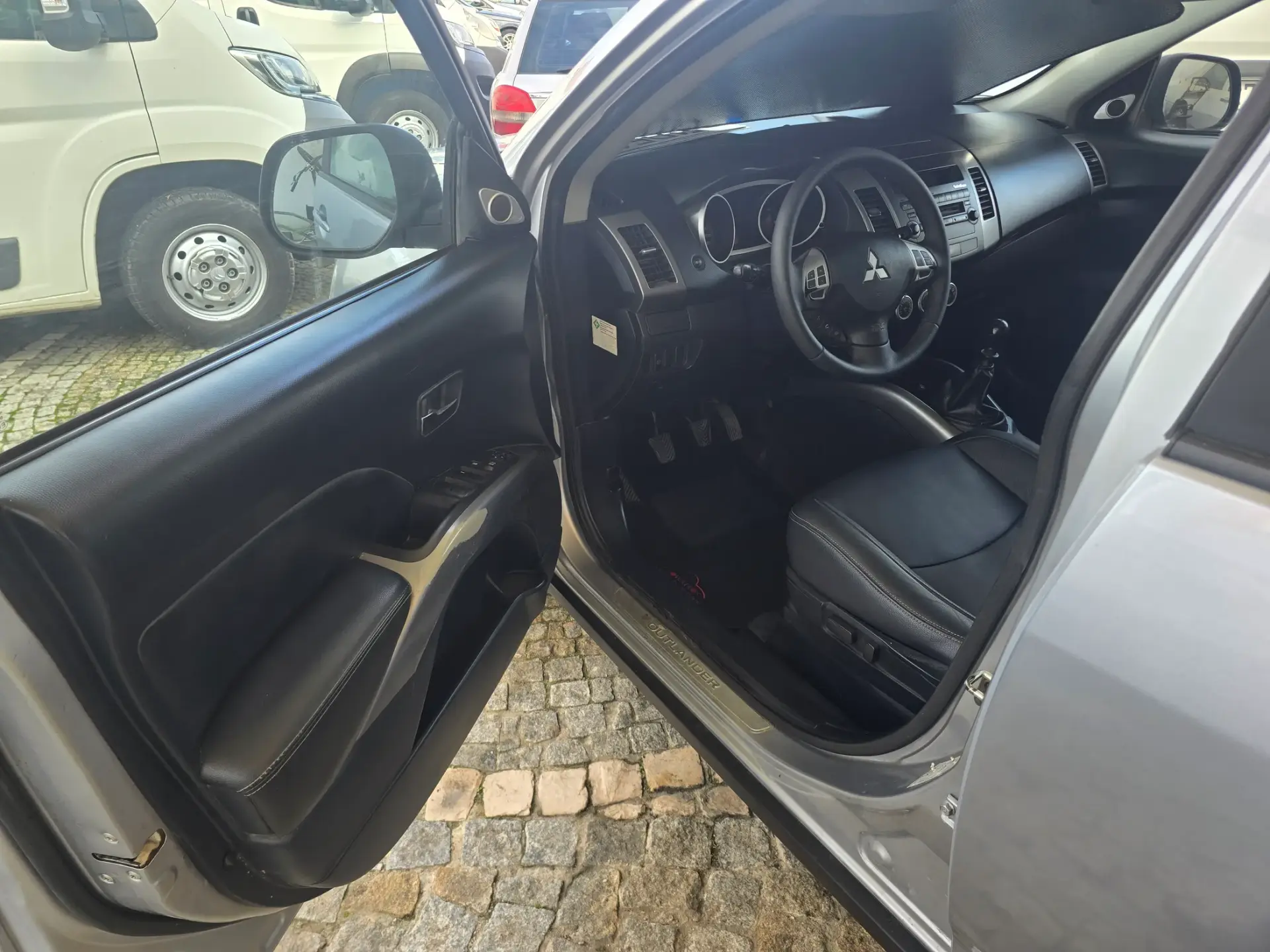 Mitsubishi Outlander 2.0 DI-D Instyle 4WD 10