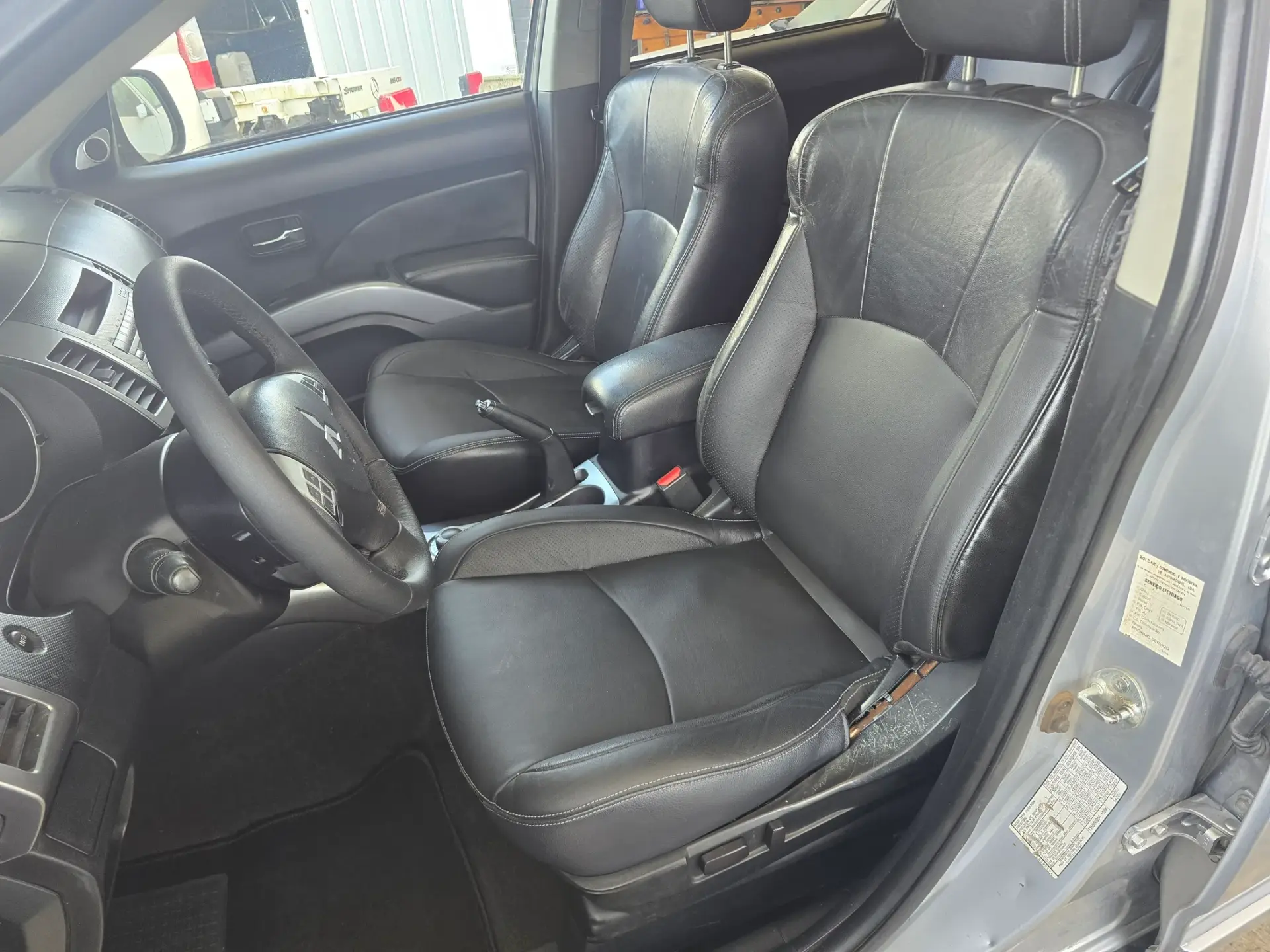 Mitsubishi Outlander 2.0 DI-D Instyle 4WD 11