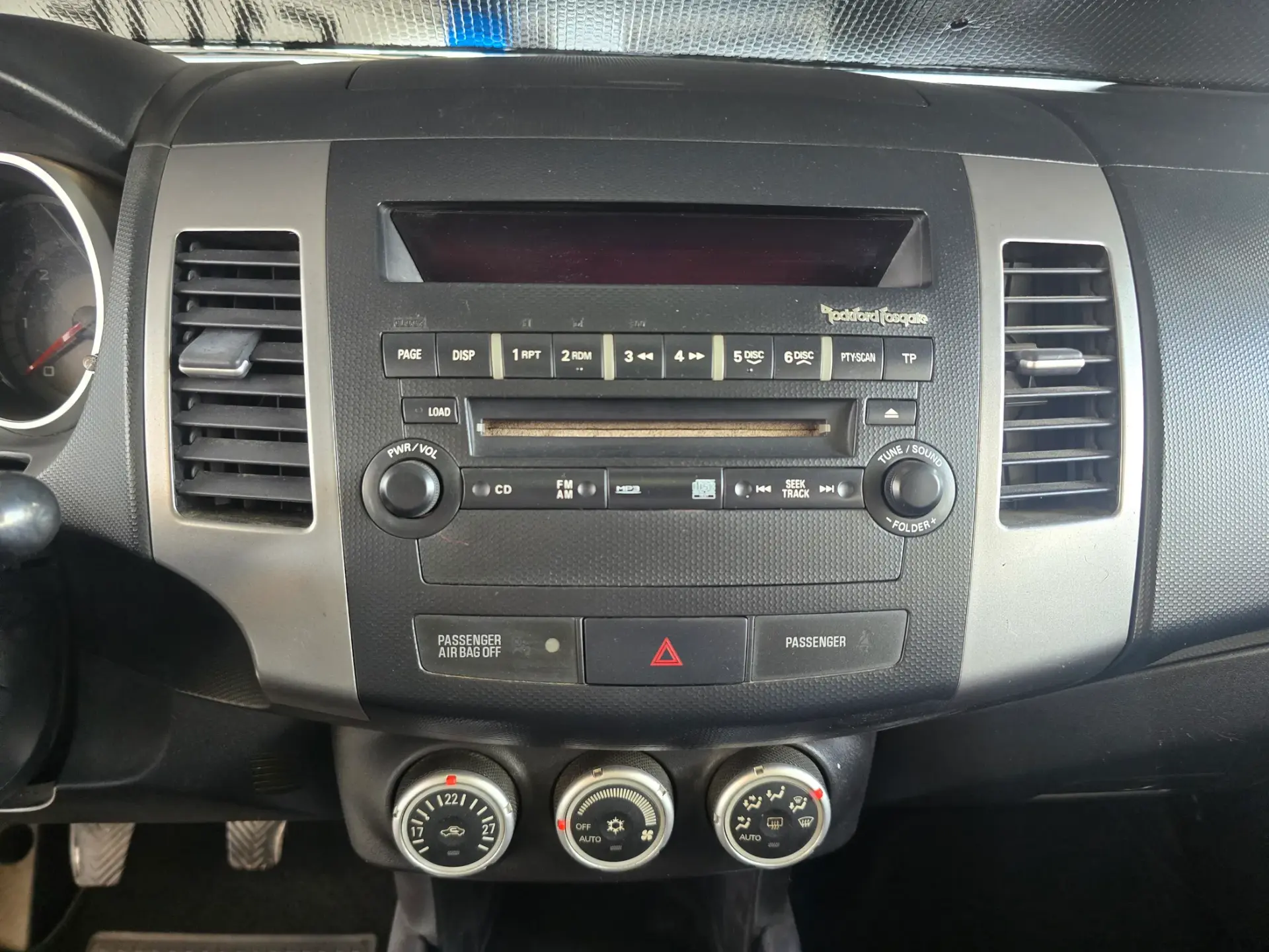 Mitsubishi Outlander 2.0 DI-D Instyle 4WD 13