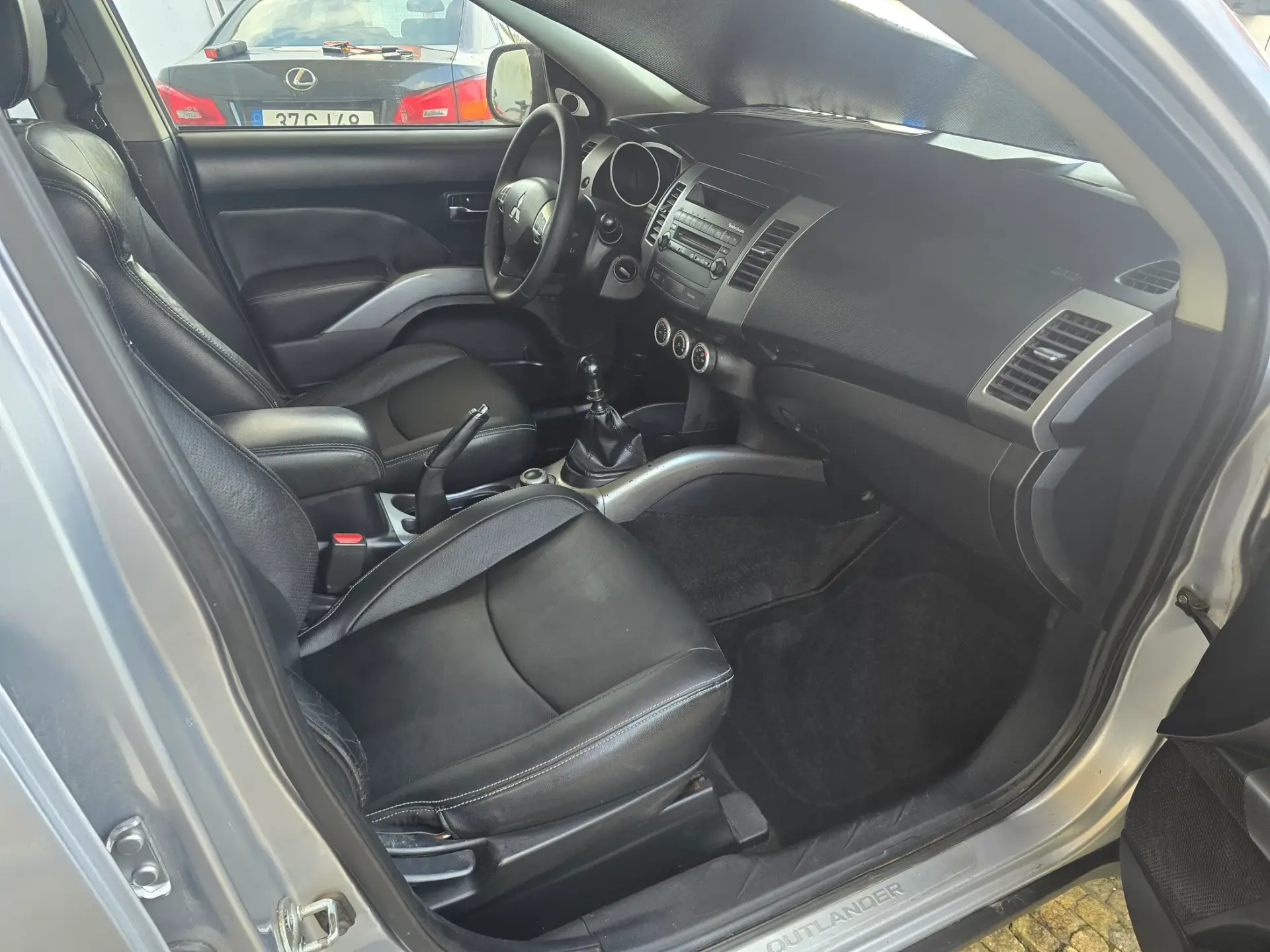 Mitsubishi Outlander 2.0 DI-D Instyle 4WD 22