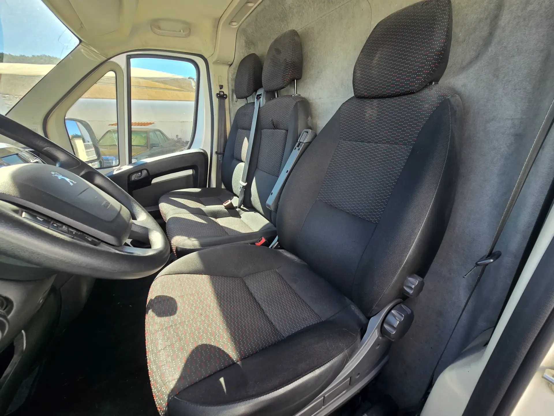 Peugeot Boxer 2.2 BlueHDi 330 L2H2 12