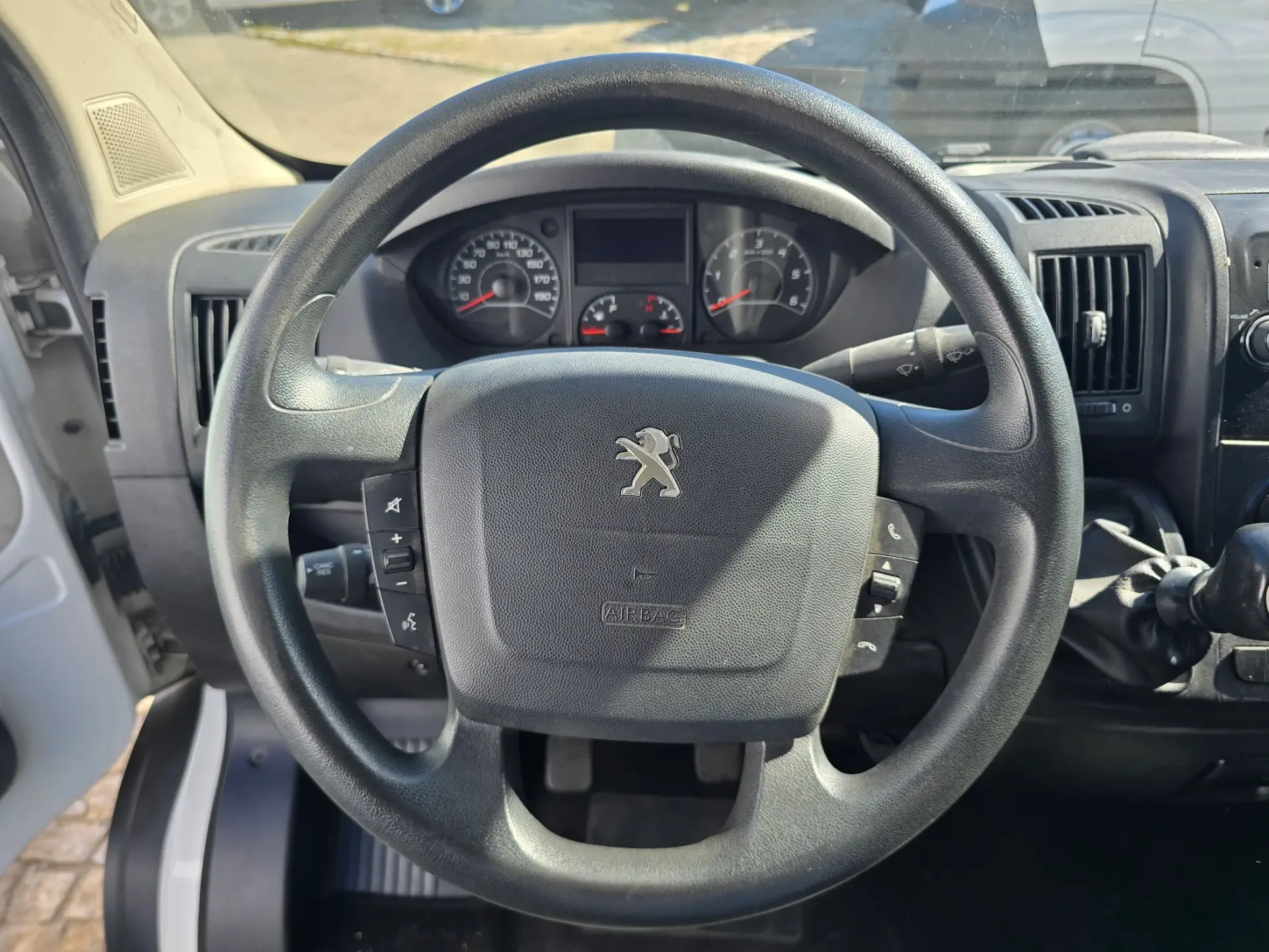 Peugeot Boxer 2.2 BlueHDi 330 L2H2 14