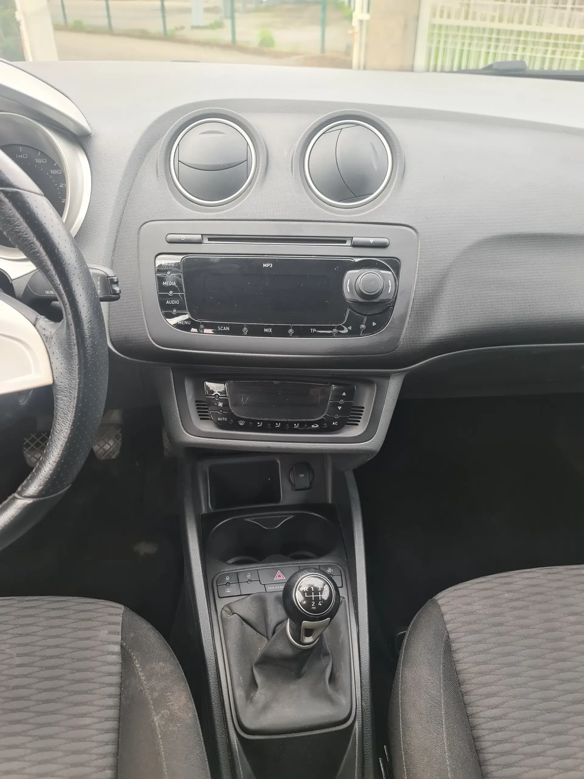 SEAT Ibiza 1.6 TDi Copa Plus DPF 11