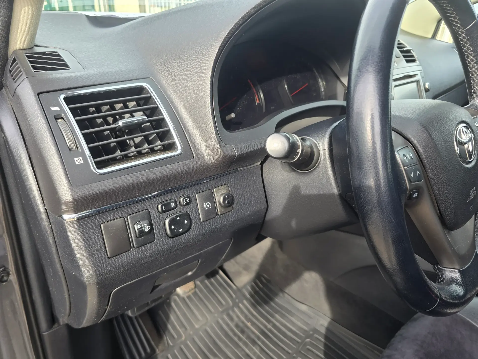 Toyota Avensis 2.0 D-4D 9