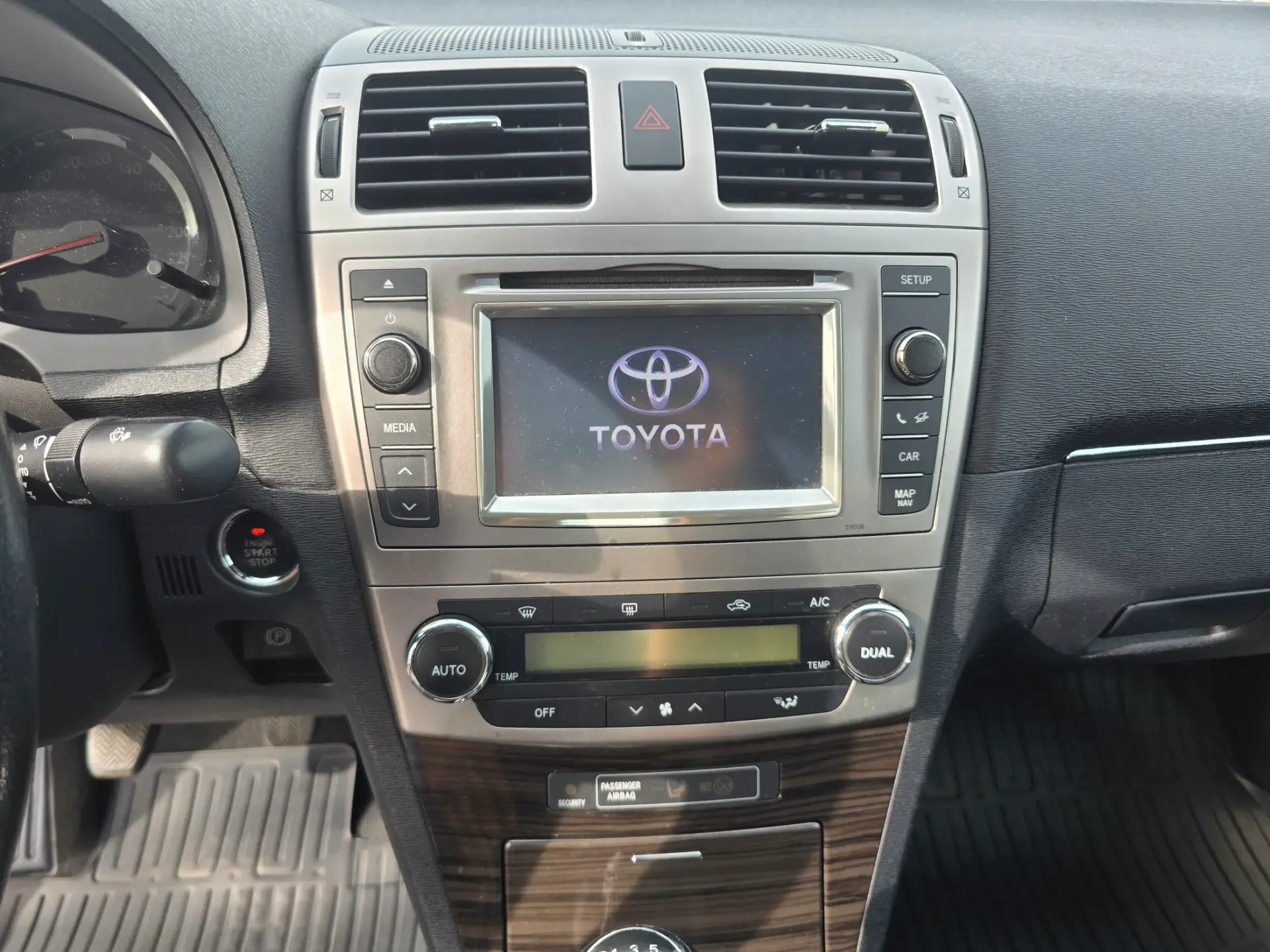 Toyota Avensis 2.0 D-4D 11