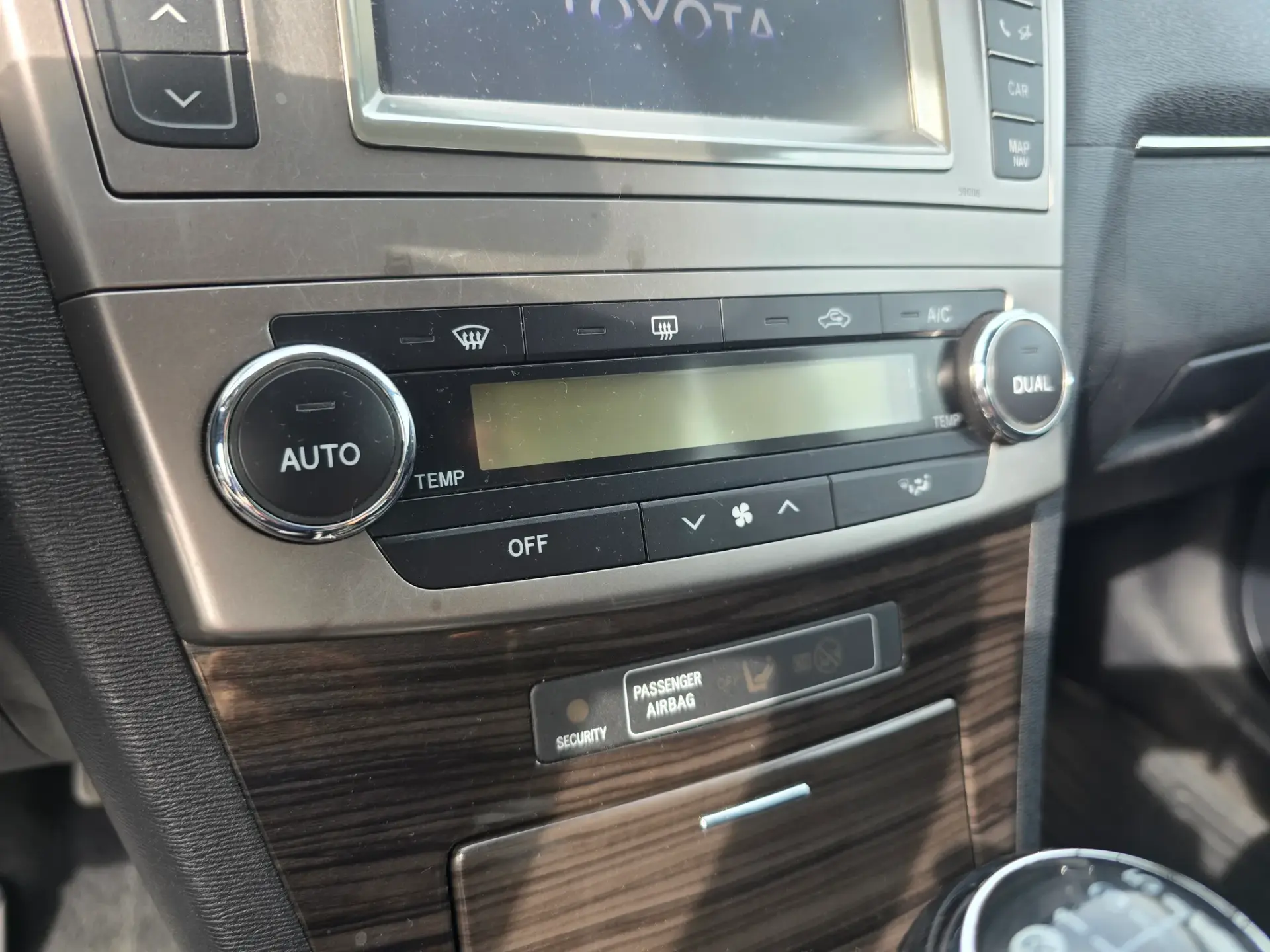 Toyota Avensis 2.0 D-4D 12