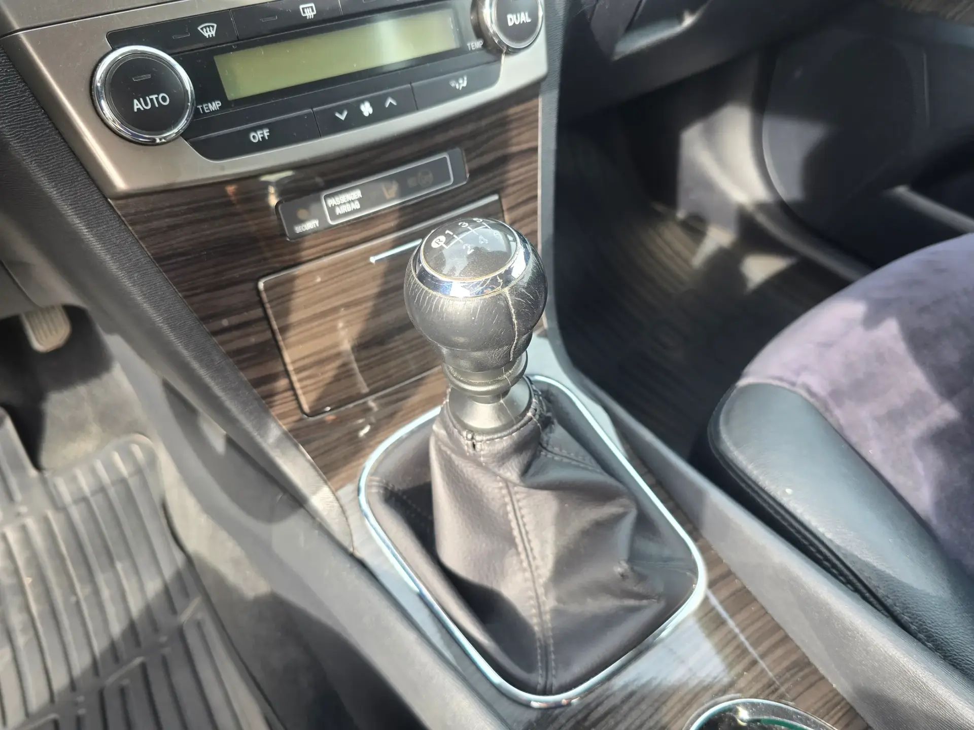 Toyota Avensis 2.0 D-4D 13