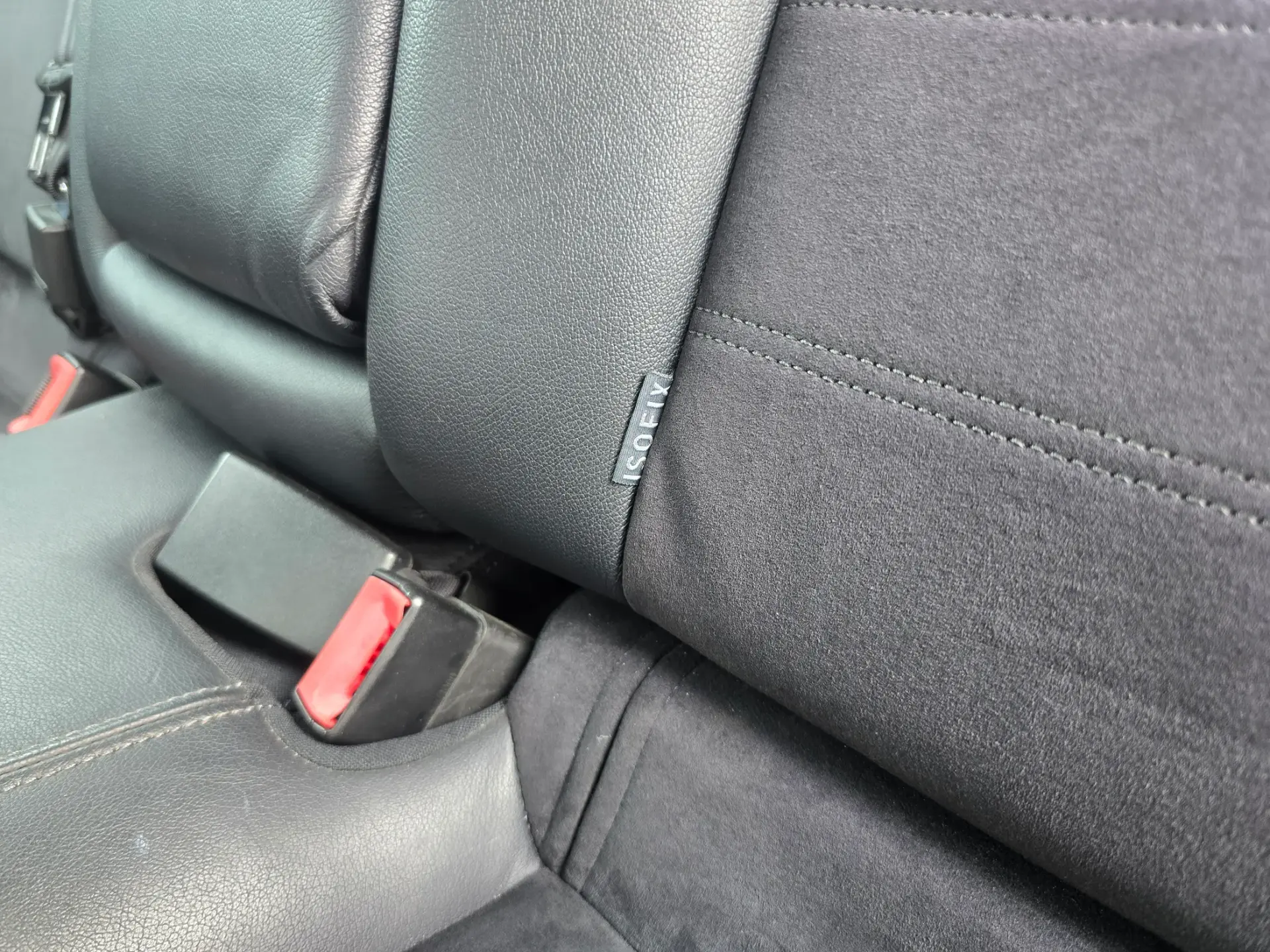 Toyota Avensis 2.0 D-4D 23