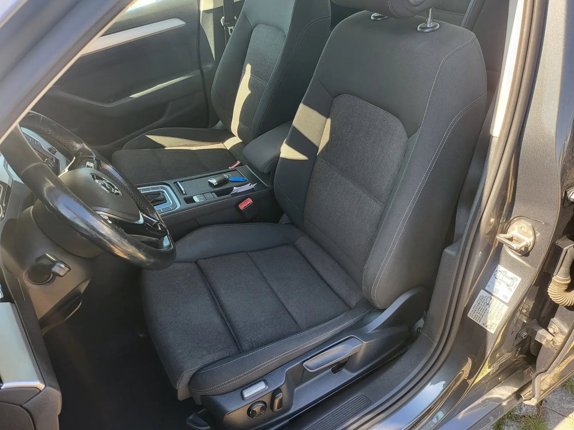 Volkswagen Passat 2.0 TDi Confortline DSG 10