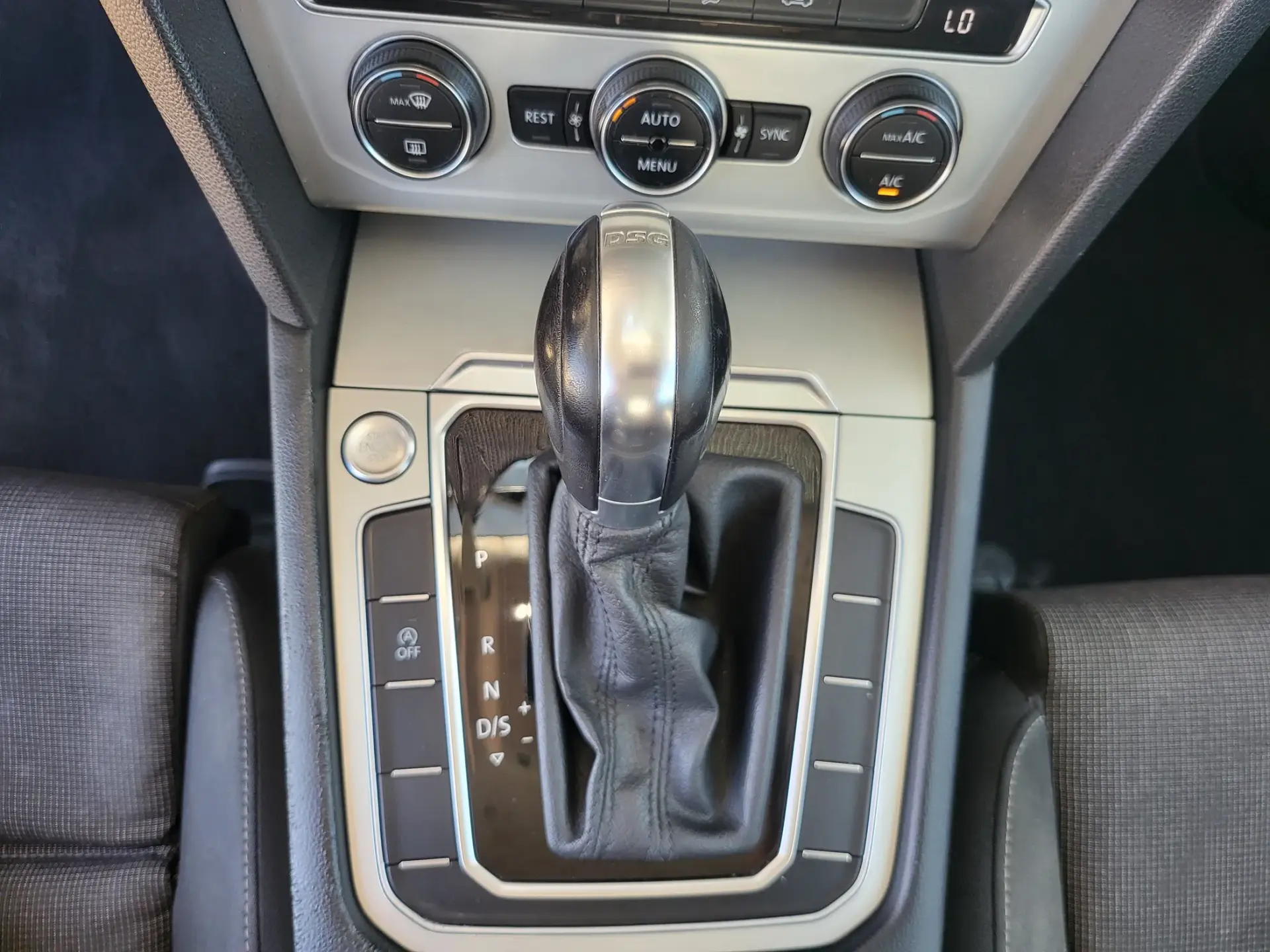 Volkswagen Passat 2.0 TDi Confortline DSG 19