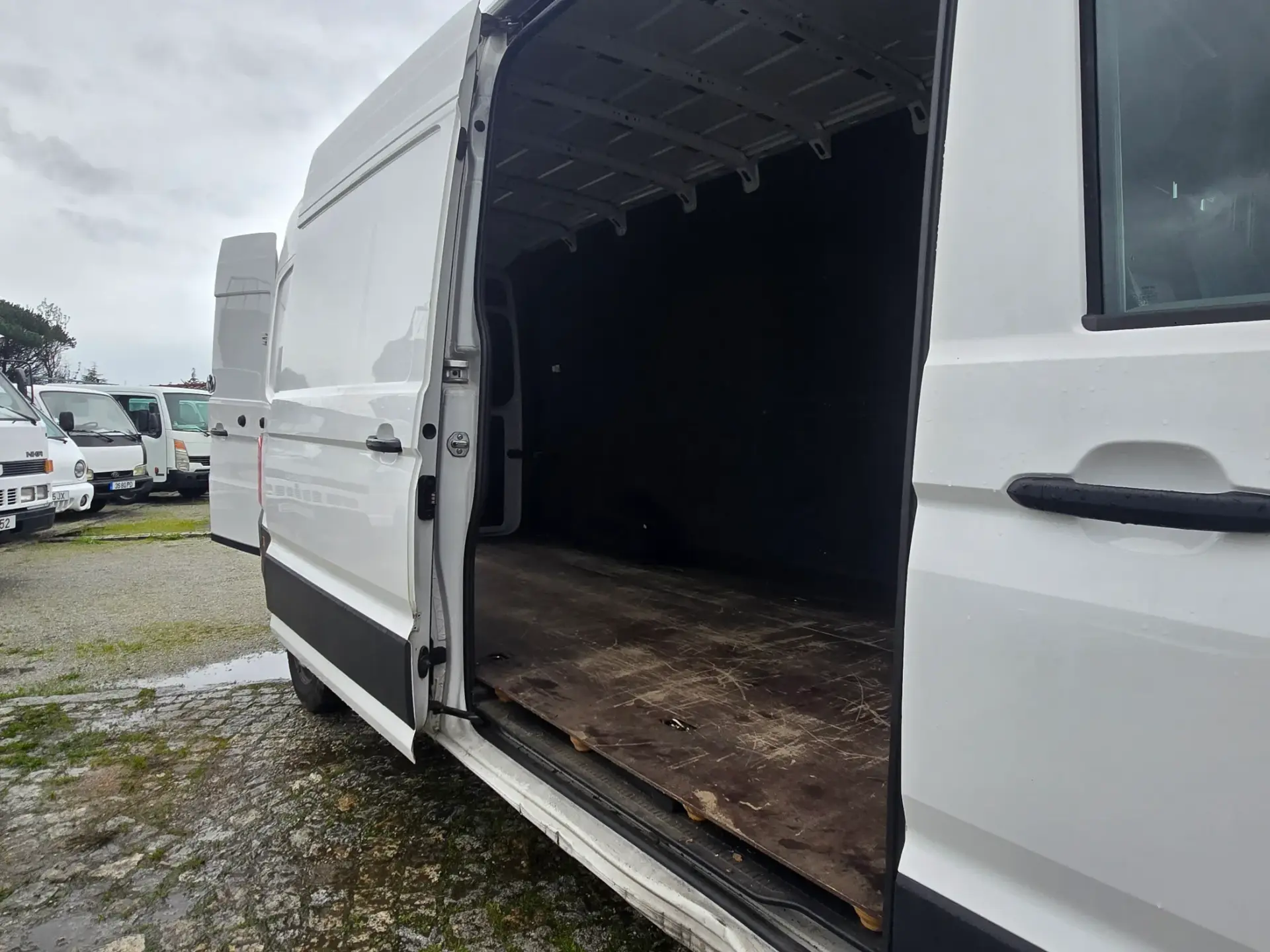 Volkswagen Crafter 35 2.0 TDI L3H3 Médio Tecto Alto 10