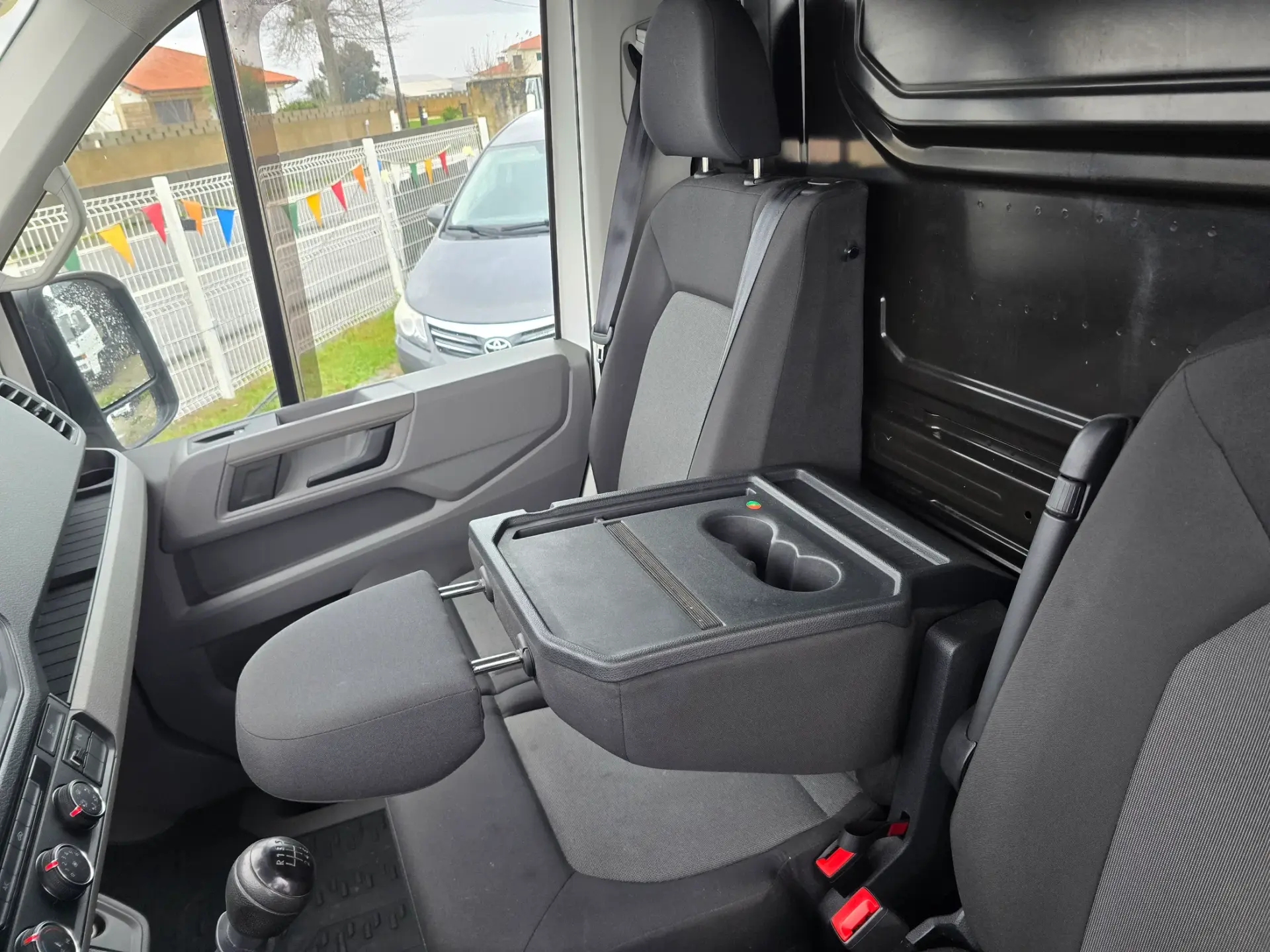 Volkswagen Crafter 35 2.0 TDI L3H3 Médio Tecto Alto 21