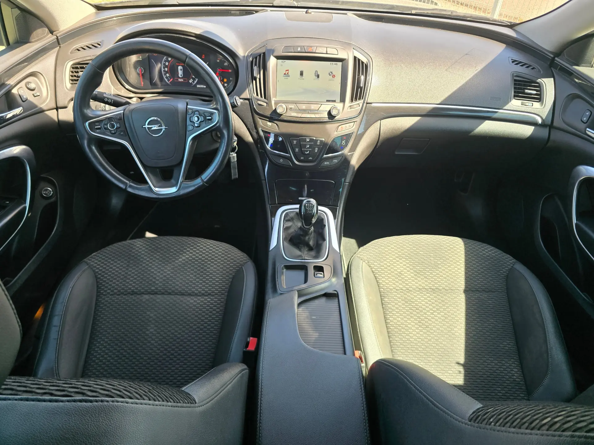 Opel Insignia Sports Tourer Outro 15