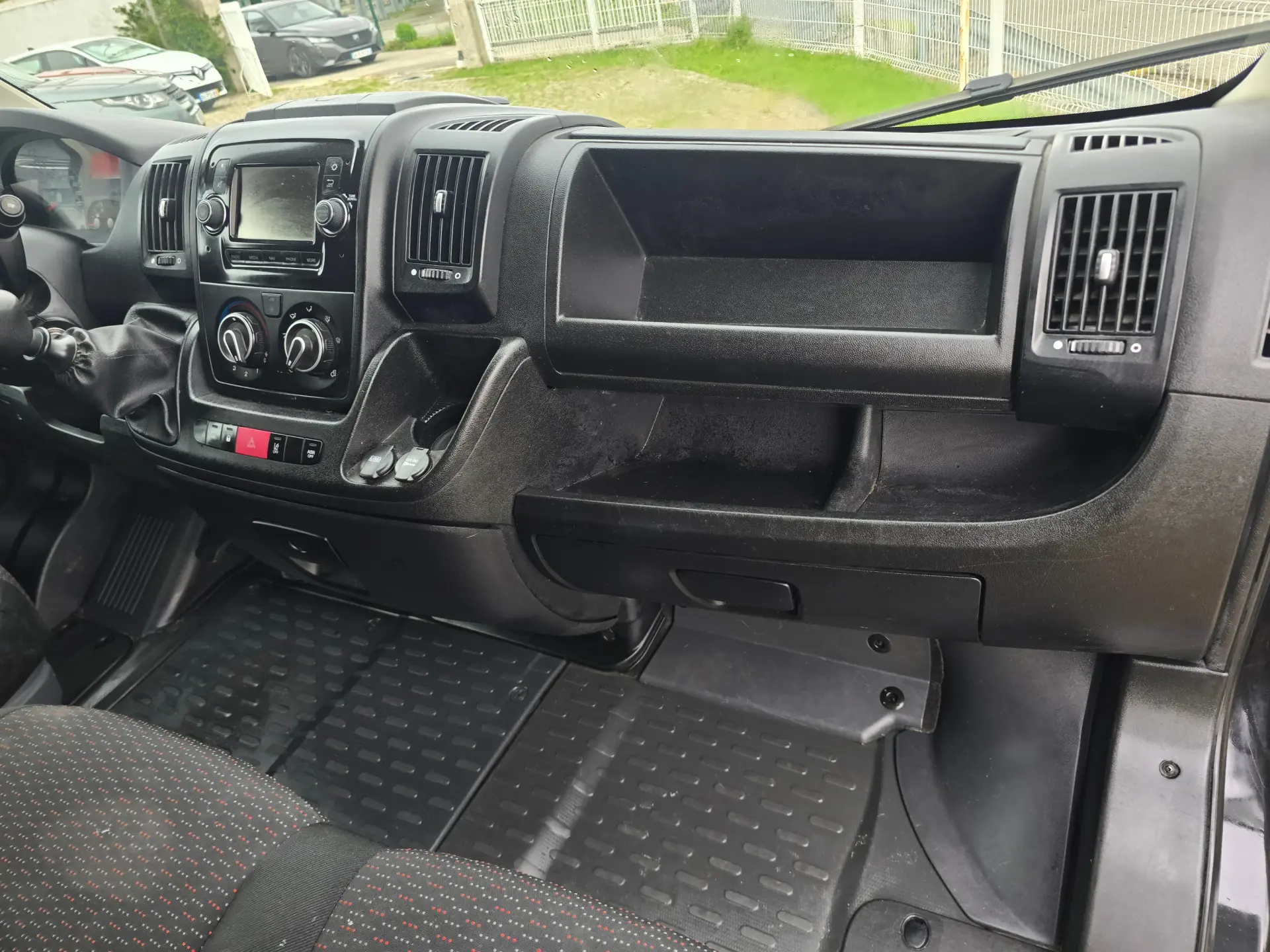 Citroen Jumpy 2.0 BlueHDi M Confort Semi-Vidrado 24