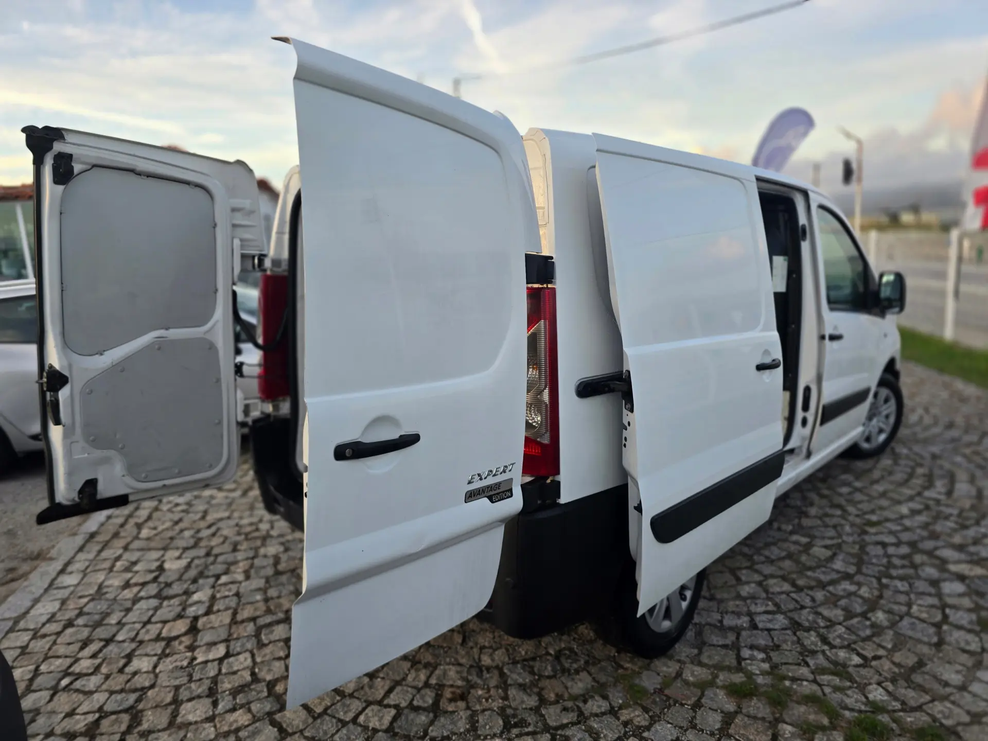Peugeot Expert 1.6 HDi L2H1 Semi-Vidrado 6
