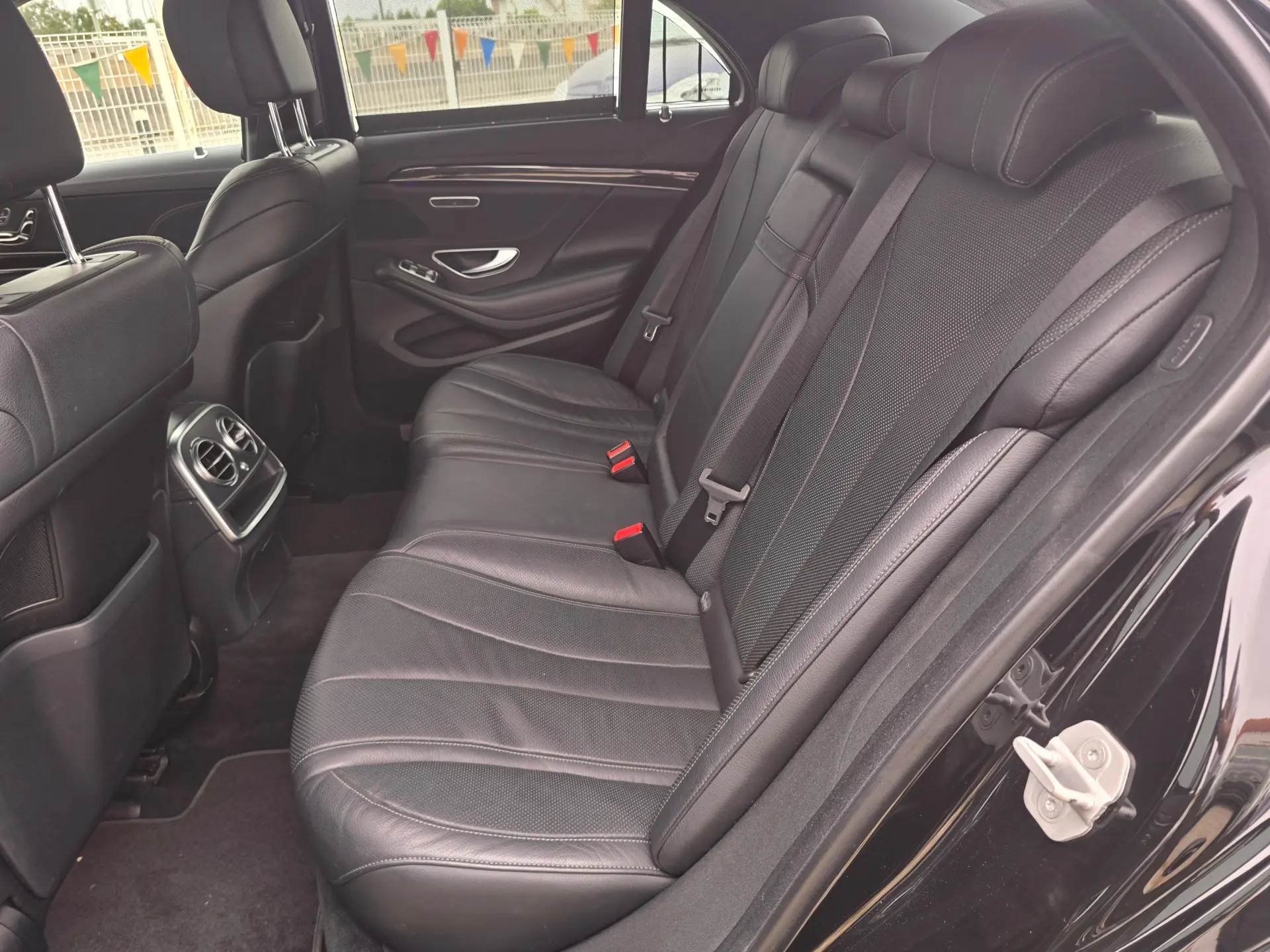 Mercedes-Benz S 350 d 4Matic 9G-TRONIC 32