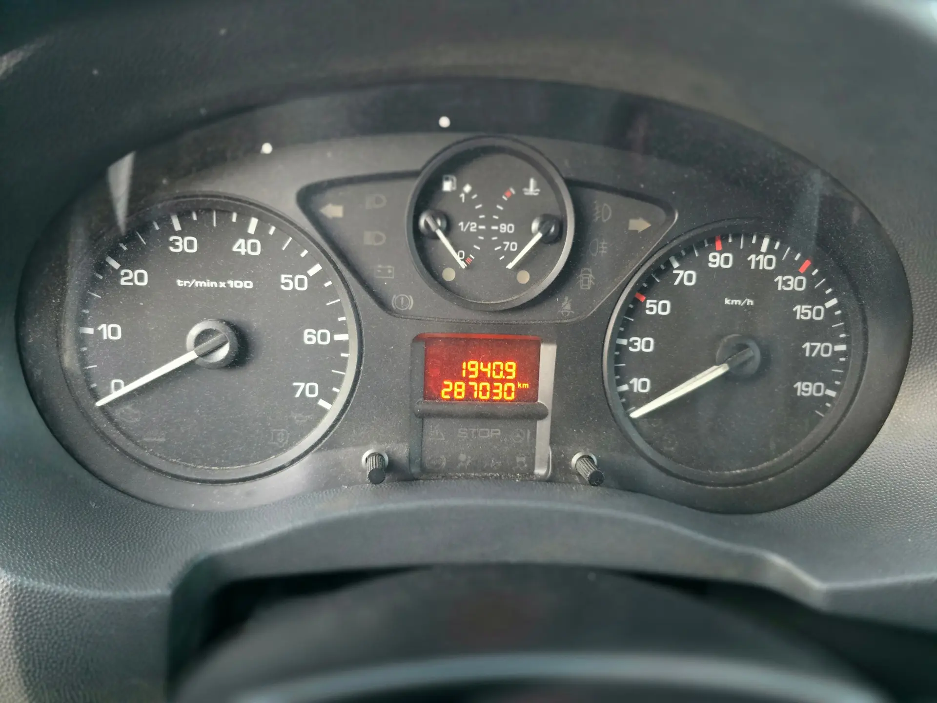 Peugeot Expert 1.6 HDi L2H1 Semi-Vidrado 13
