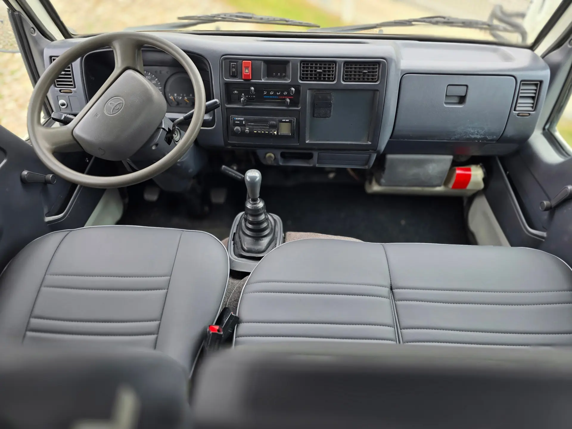 Toyota Dyna 280 (31BUE4) 22