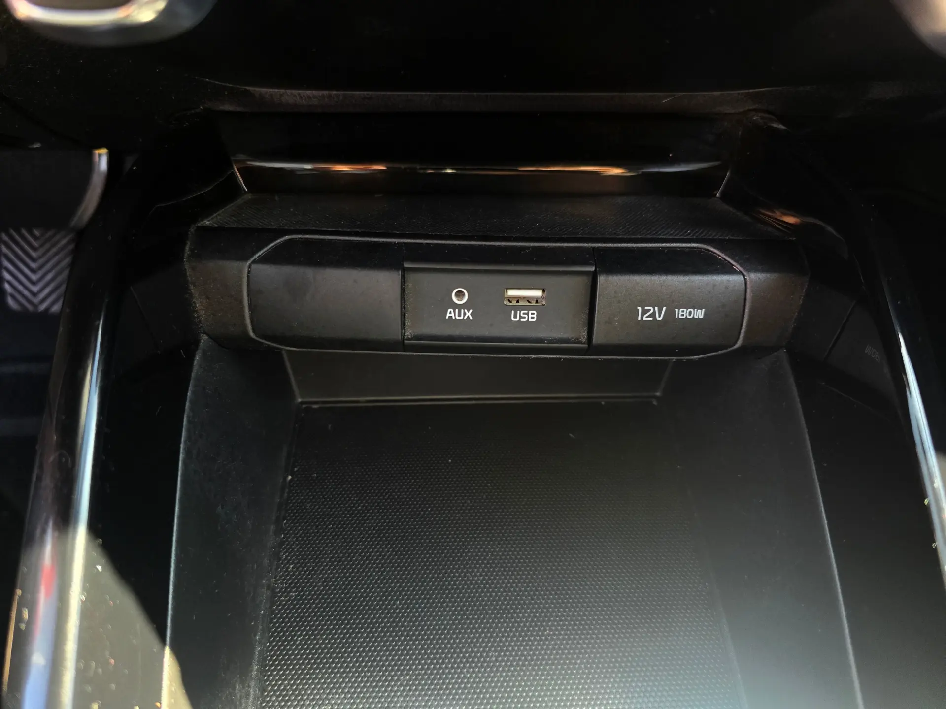 Kia Stonic 1.6 CRDi LX 21