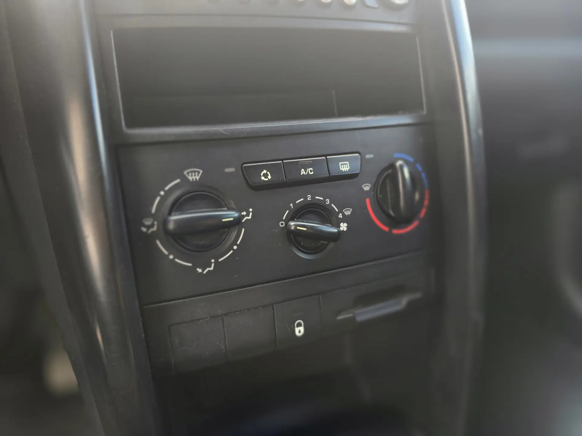 Peugeot 207 1.4 HDi Active 12