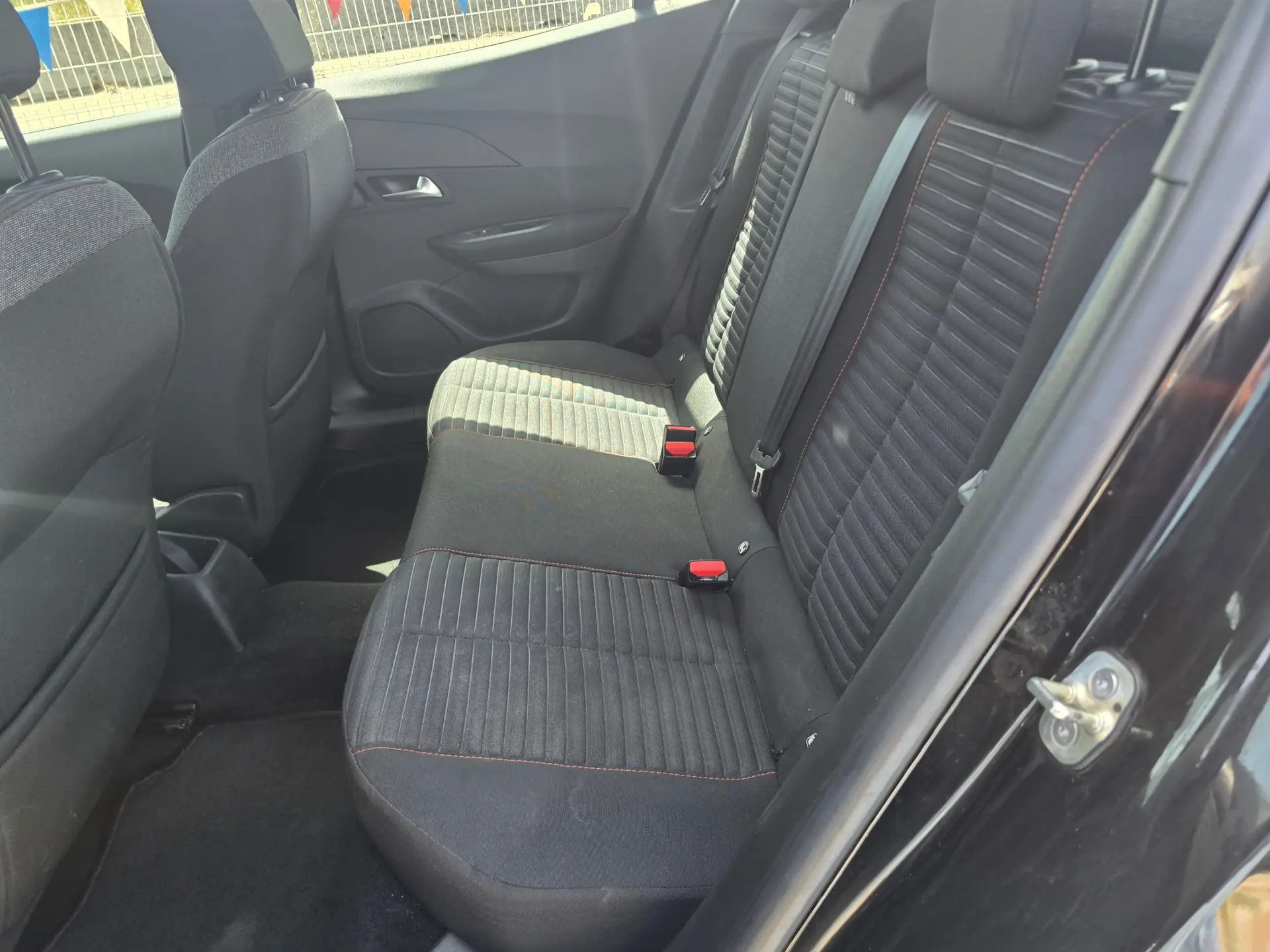 Peugeot 2008 Benzin 100 Allure 22