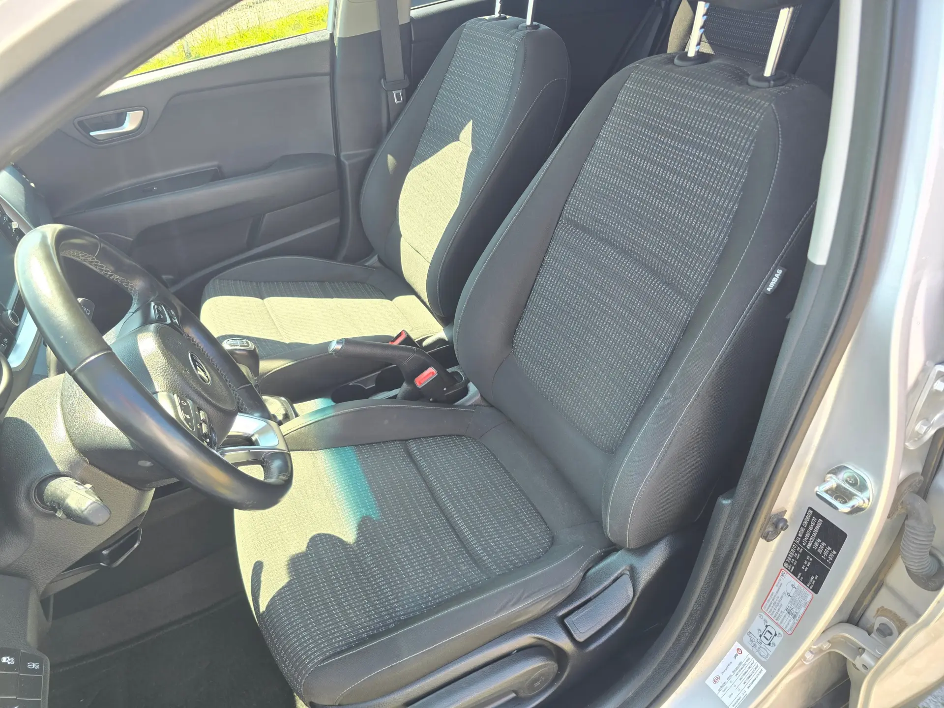 Kia Stonic 1.6 CRDi LX 12