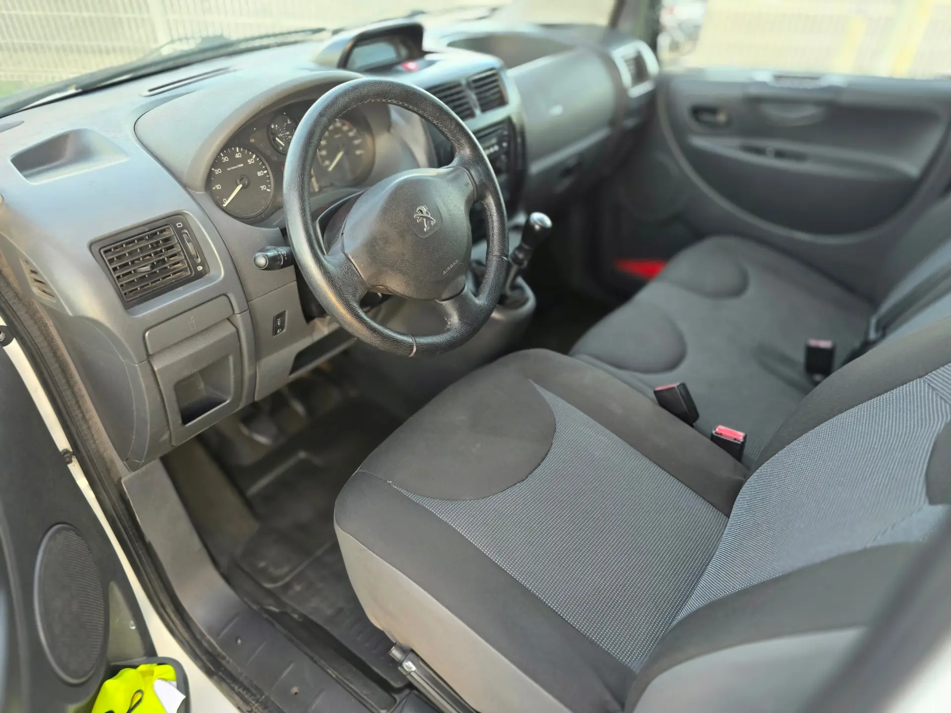 Peugeot Expert 1.6 HDi L2H1 Semi-Vidrado 10