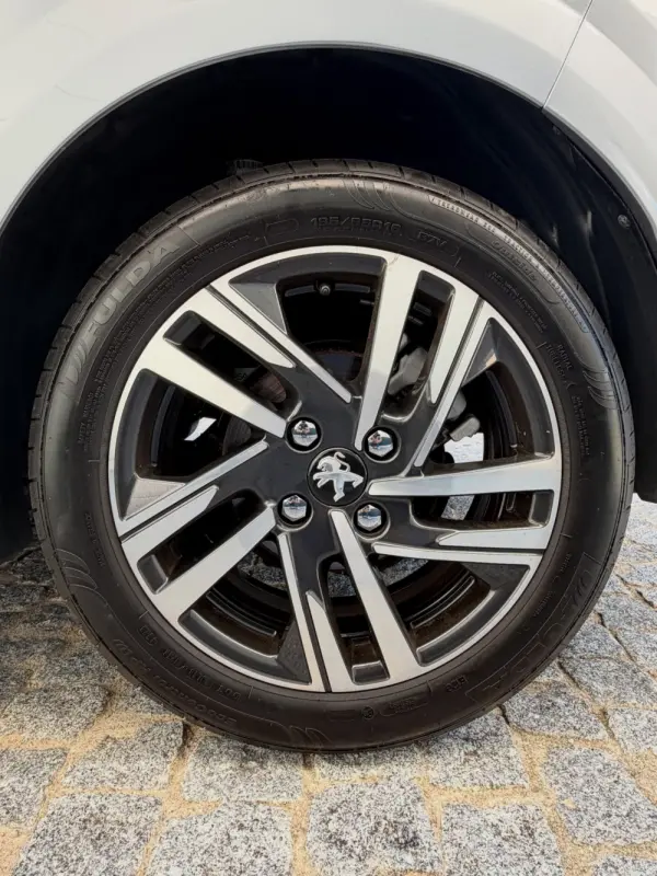 Peugeot 208 1.5 BlueHDi Allure Pack 7